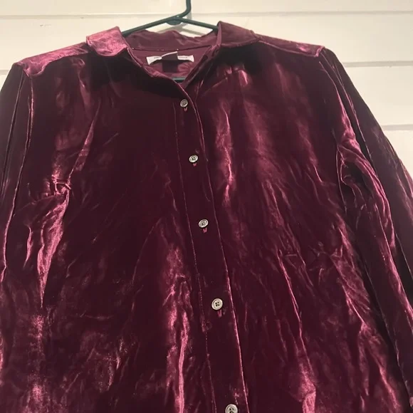 Tommy Bahama pink velvet silk-blend Button Up shirt. Medium - Picture 3 of 6